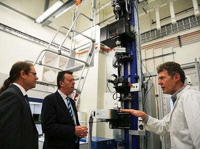 Photo (L-R): Professor Andre Luiten, Director, Institute for Photonics and Advanced Sensing, Professor Mike Brooks, Deputy Vice-Chancellor (Research), University of Adelaide and Mr Alastair Dowler, Technical Officer, Institute for Photonics and Advanced Sensing.